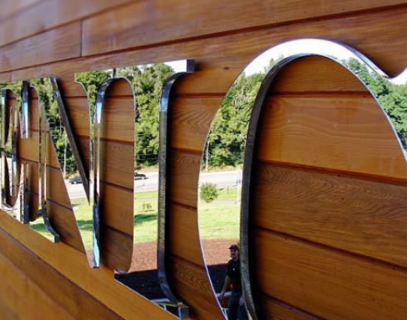 LÀM BIỂN QUẢNG CÁO INOX